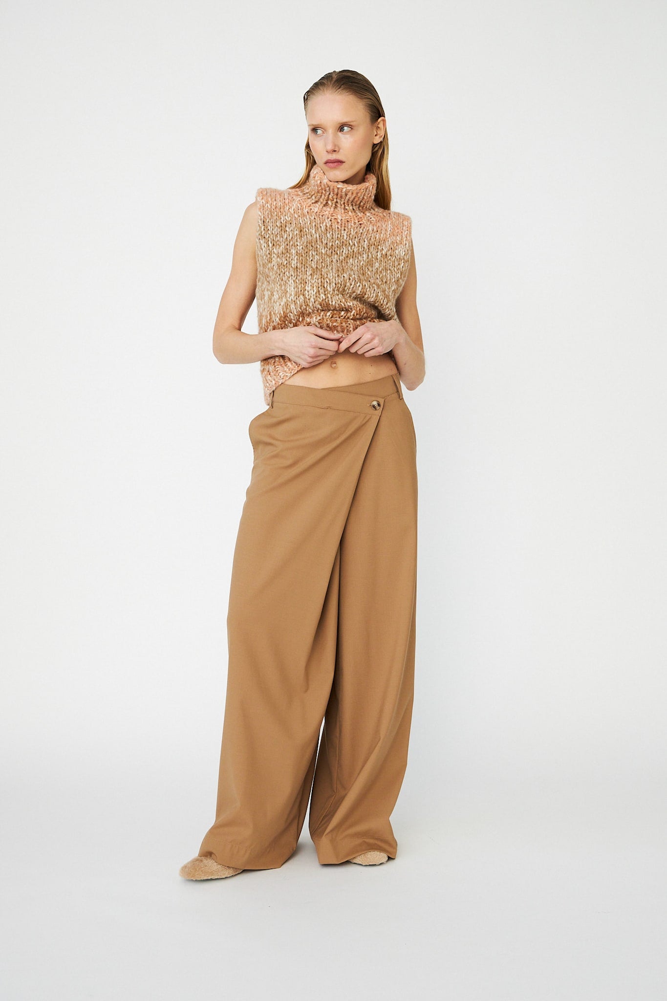 ELLIS - 852 CAMEL