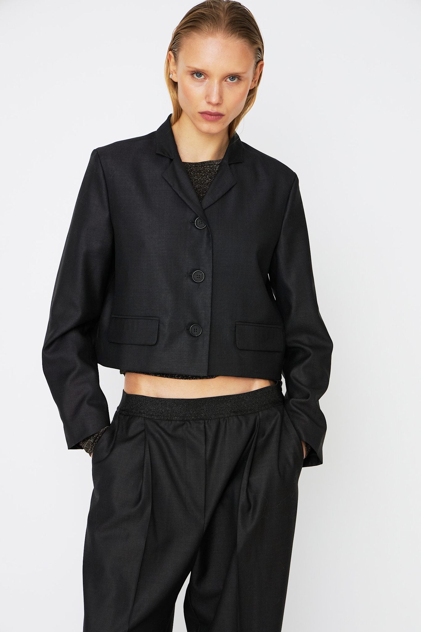 MIE - 199 BLACK