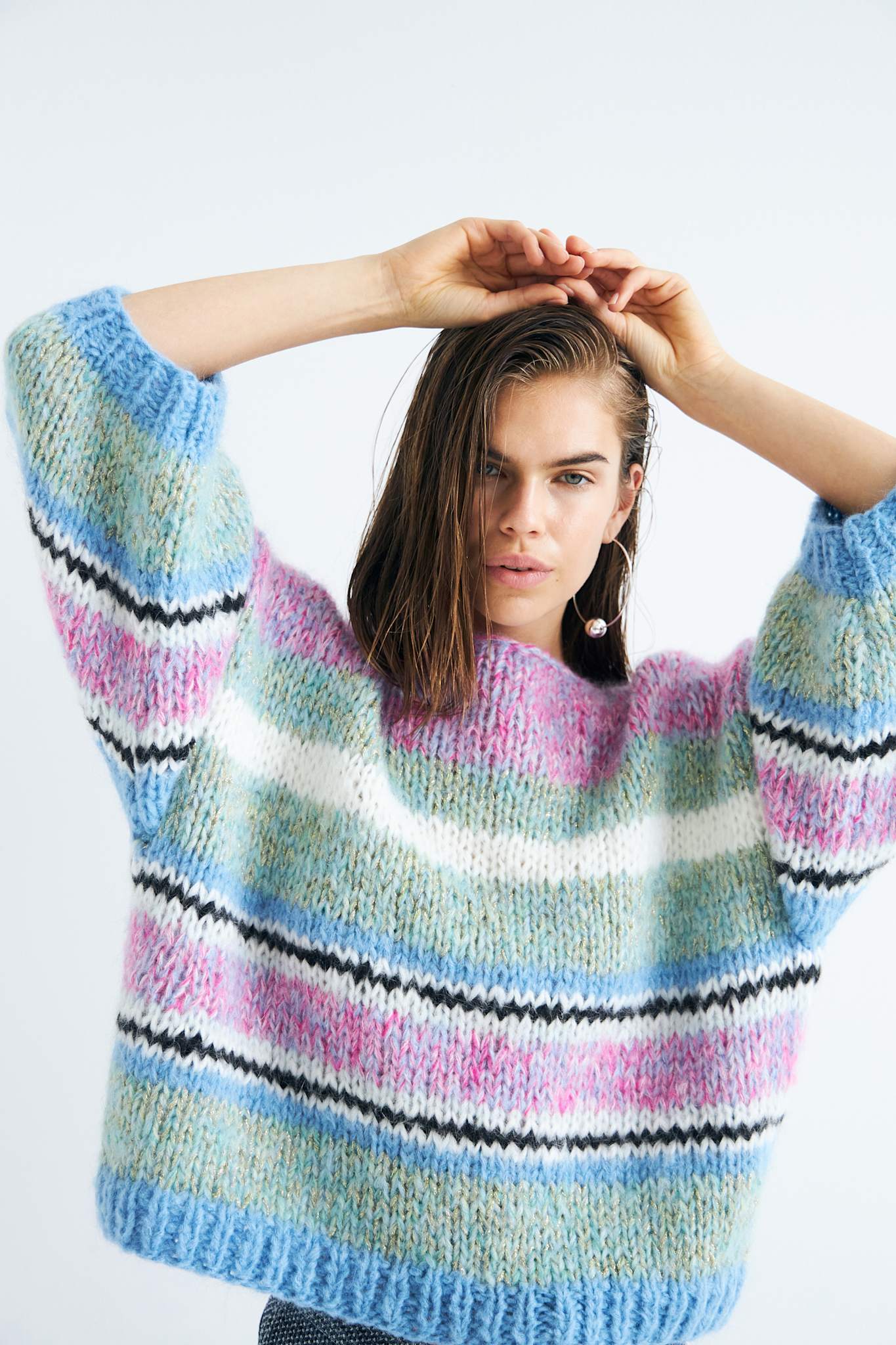 LOLA - 220 SKY - DawnxDare.com