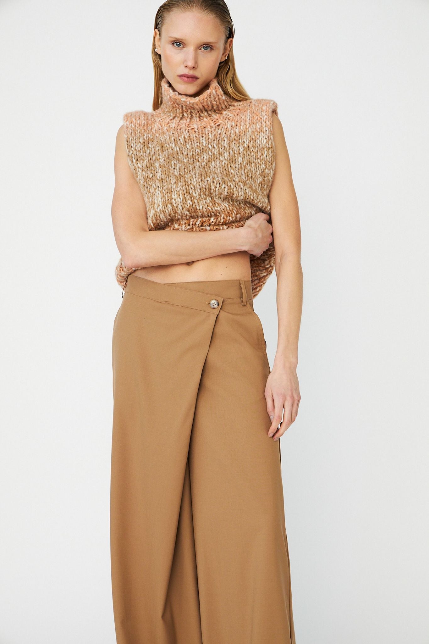ELLIS - 852 CAMEL