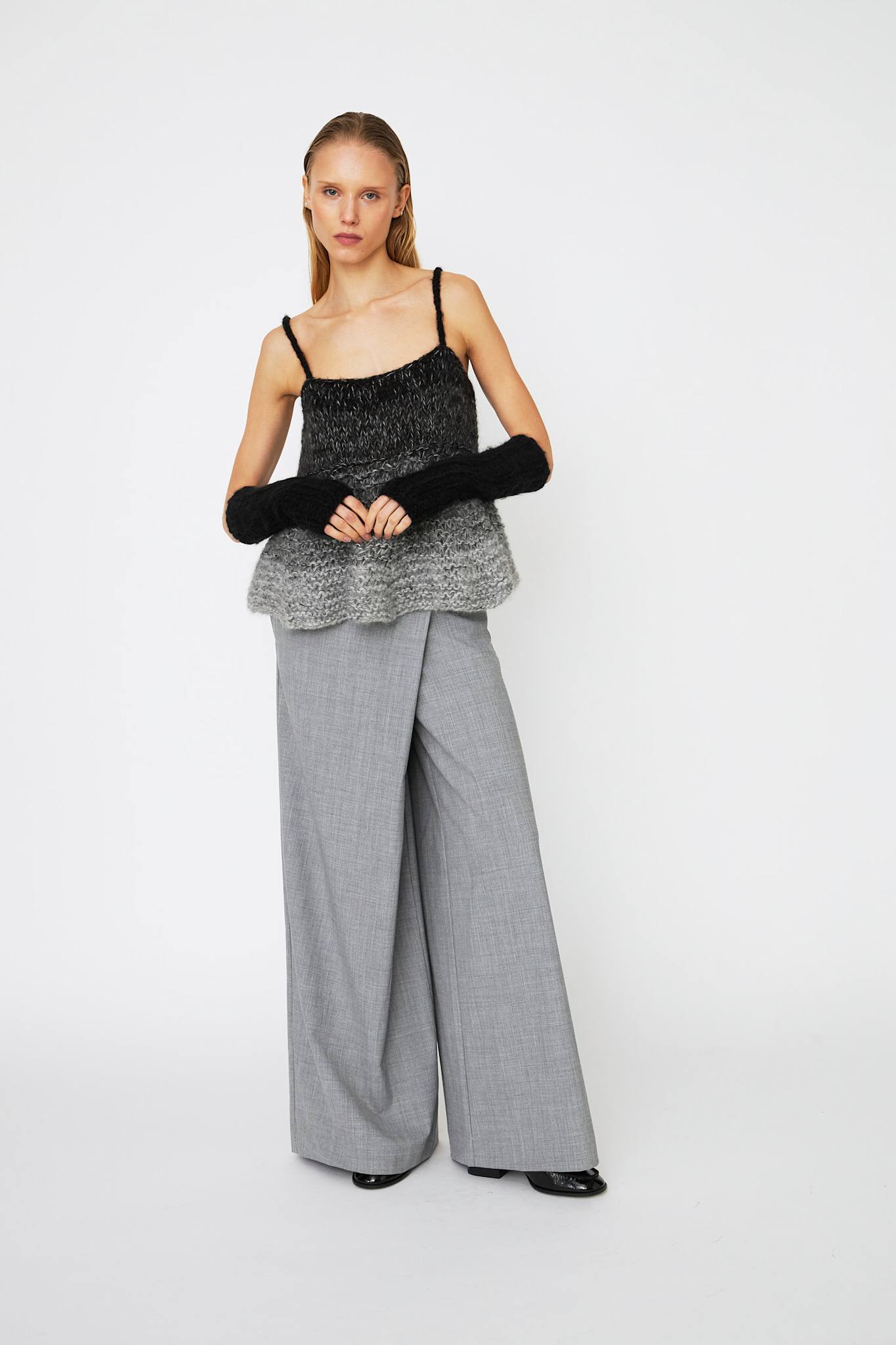 VESPER - 199 BLACK