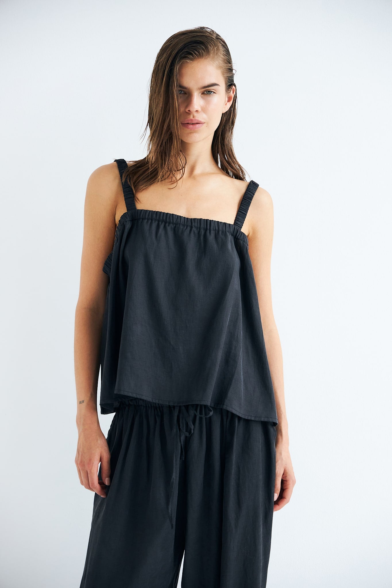 ALIS - 199 BLACK - DawnxDare.com