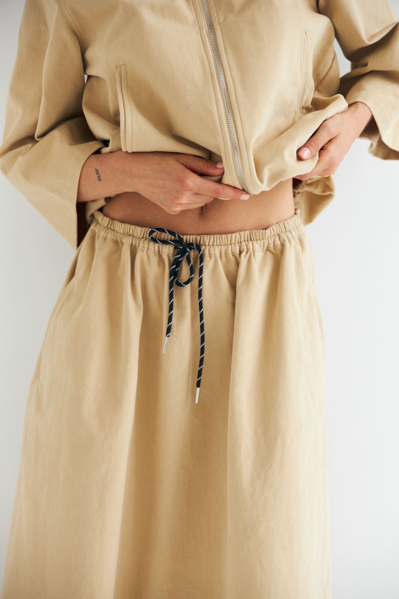 AMBER - 592 KHAKI - DawnxDare.com